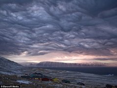 格陵兰岛天空现“末世景象” 如电影画面(图)